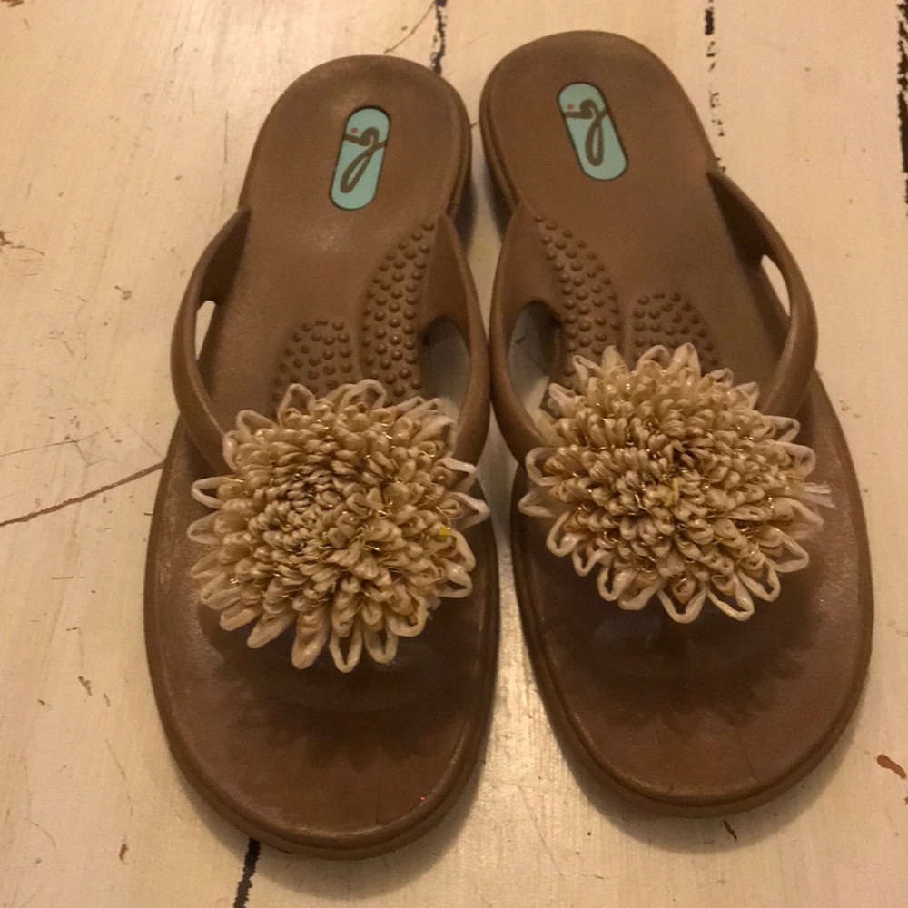 OKA b. Tan Flip Flops with Flower Size S